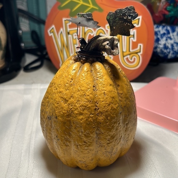 TWO Fall Pumpkins 🎃 - Picture 3 of 9